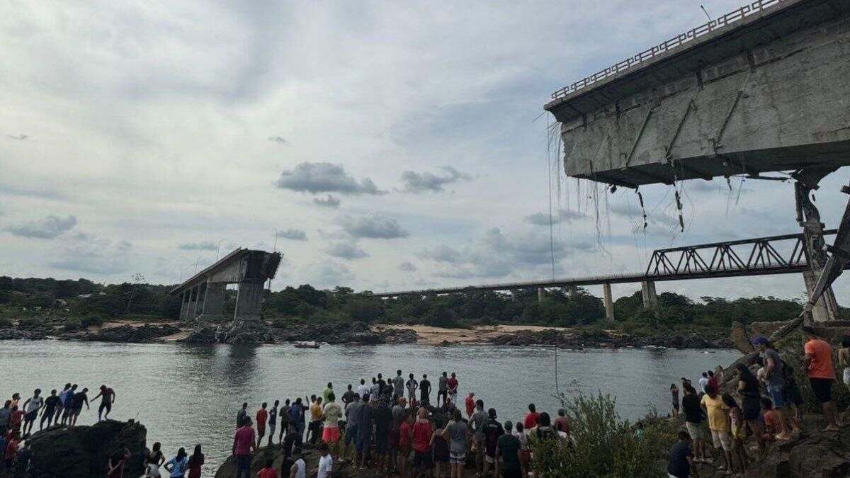 533 Metre-Long Bridge In Brazil Collapses, Tanker Carrying Sulphuric Acid Falls Into River; 1 Dead