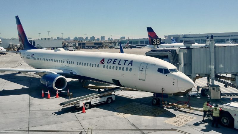 Delta flight engine issue