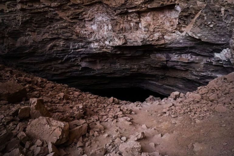 Discover The Heet Cave- Outdoor Activities in Riyadh