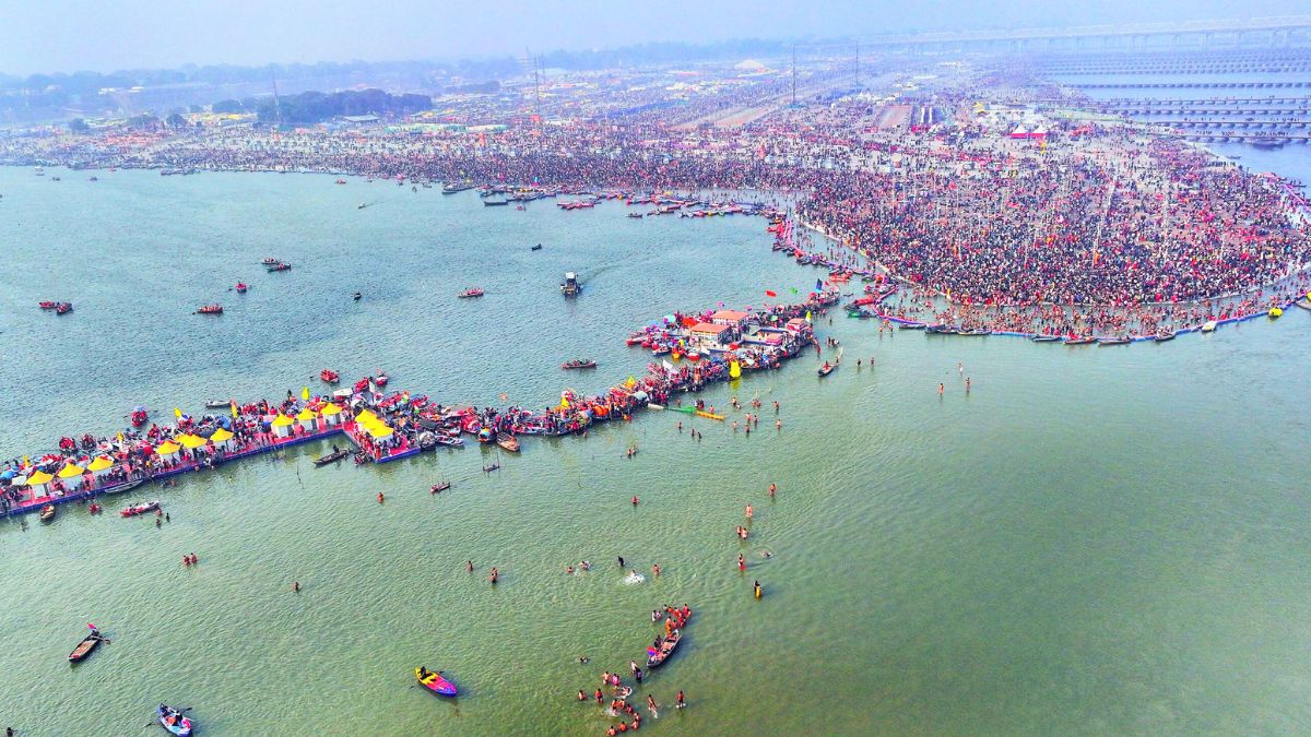 Maha Kumbh 2025: India Sees 21.4% Visa Application Growth Because Of The Spiritual Mela; UK And USA Travellers Lead Surge