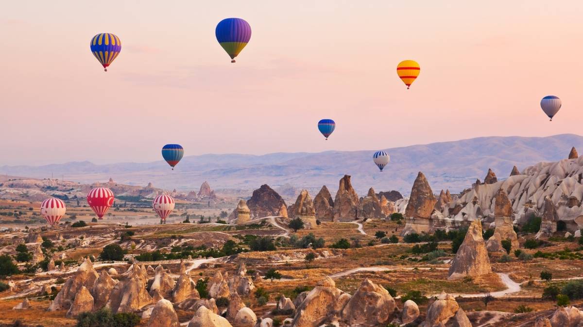 Cappadocia Has The Prettiest Sunset In The World; This Middle Eastern City Has Also Made It To The List!