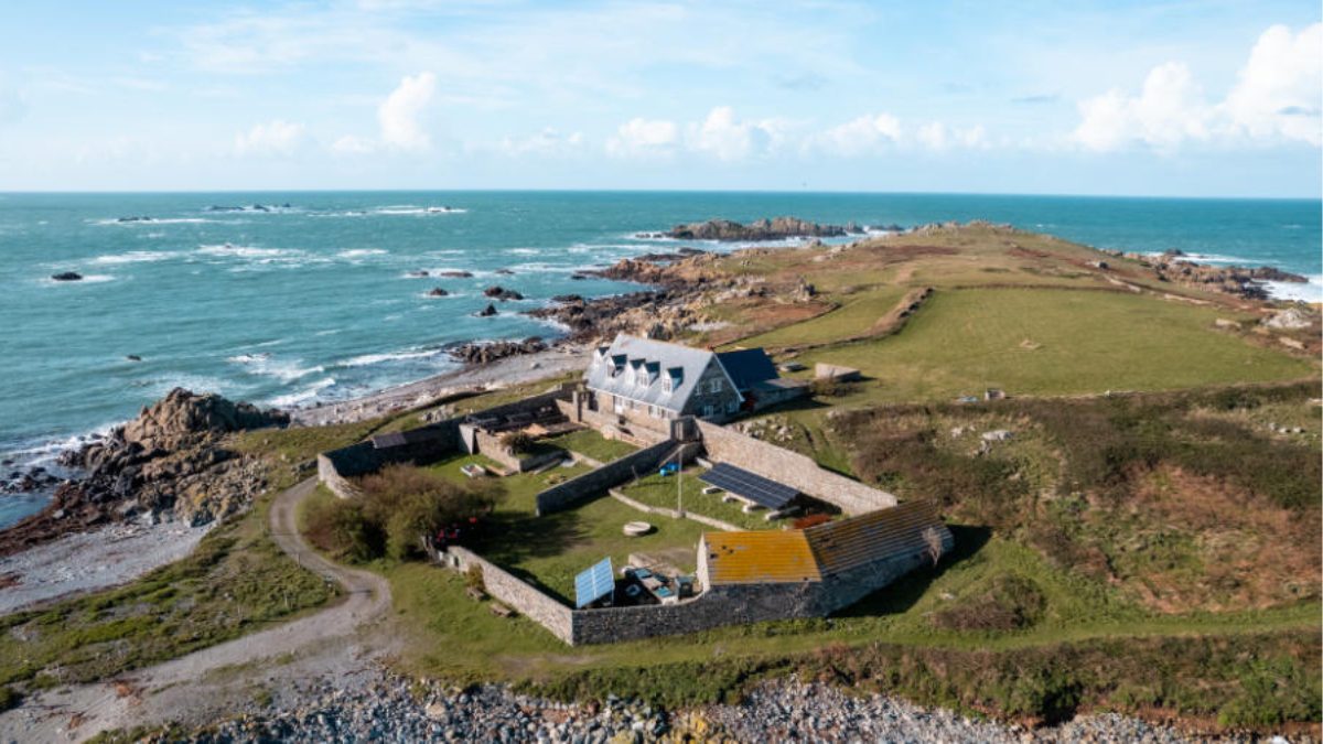 Rent Your Own Private Island For Just £40 Per Night; No Wi-Fi, Just Tidal Pools, Ancient Ruins & Endless Ocean Views