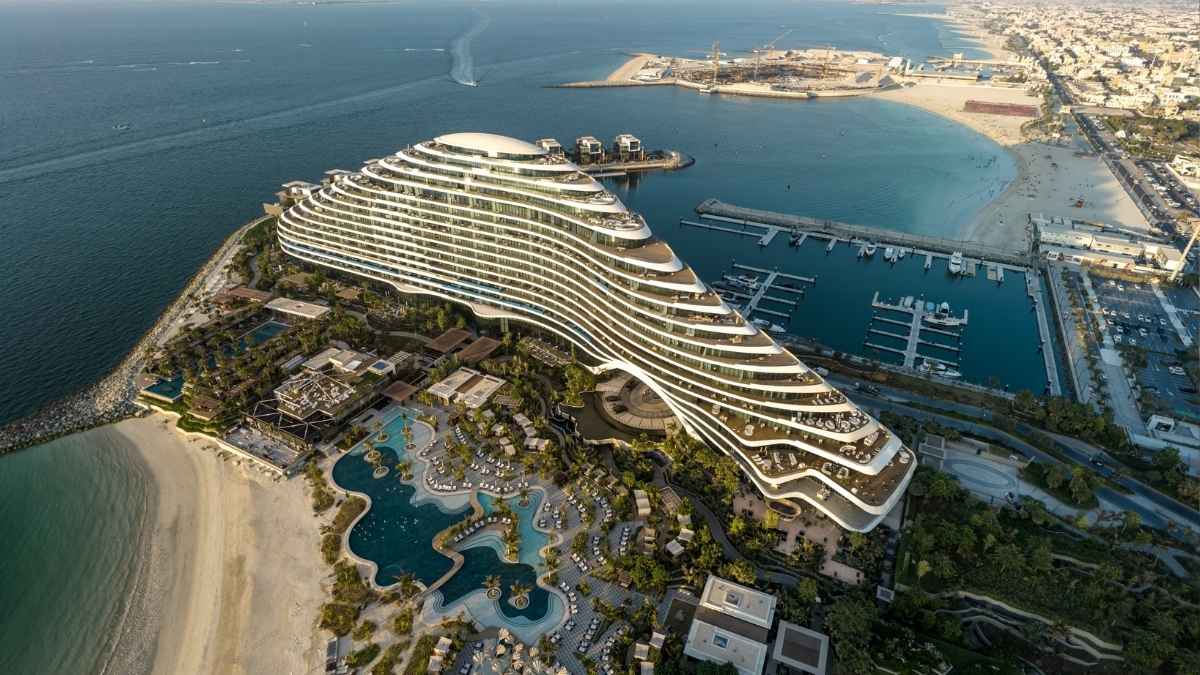 Jumeirah Marsa Al Arab Opens In Dubai With Luxe Rooms, 11 Restaurants, Superyacht Marina & More