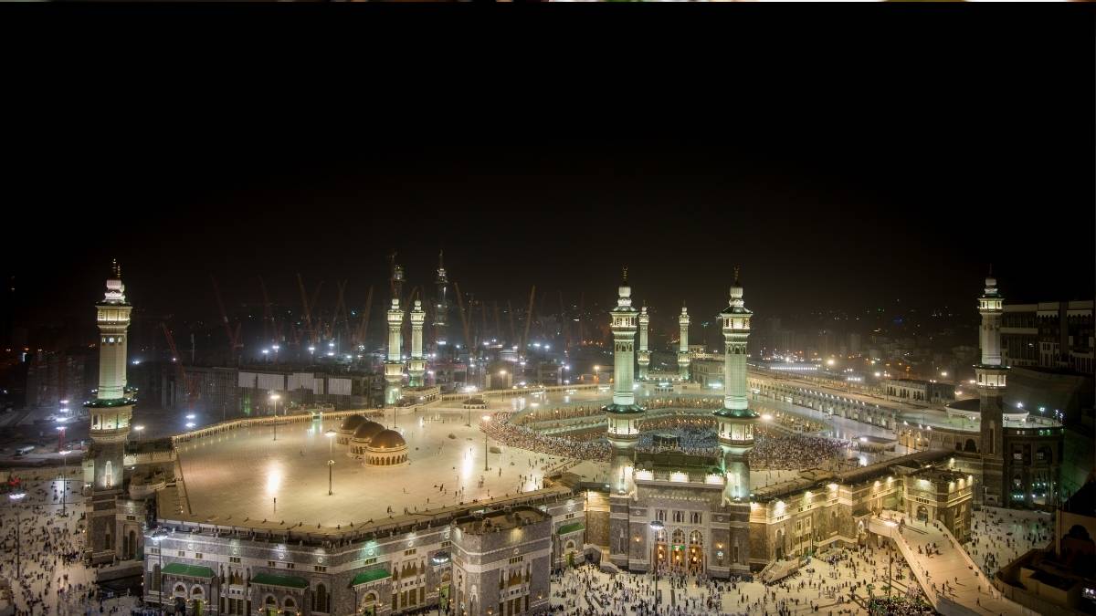 Saudi Arabia: 2,00,000 Iftar Meals Distributed Daily At The Grand Mosque In Makkah