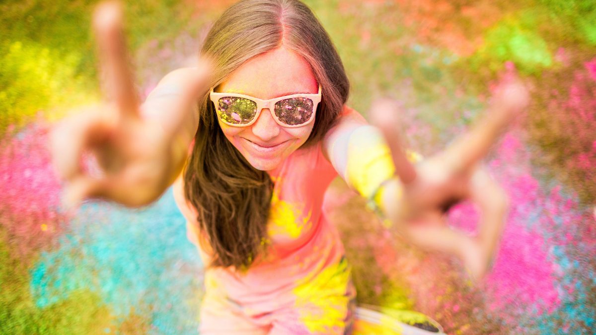 Holi 2025: 10 Safety Tips For Women Travellers To Enjoy A Safe Holi Celebration Across India