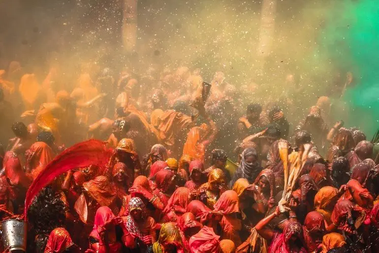 holi in the year 2025