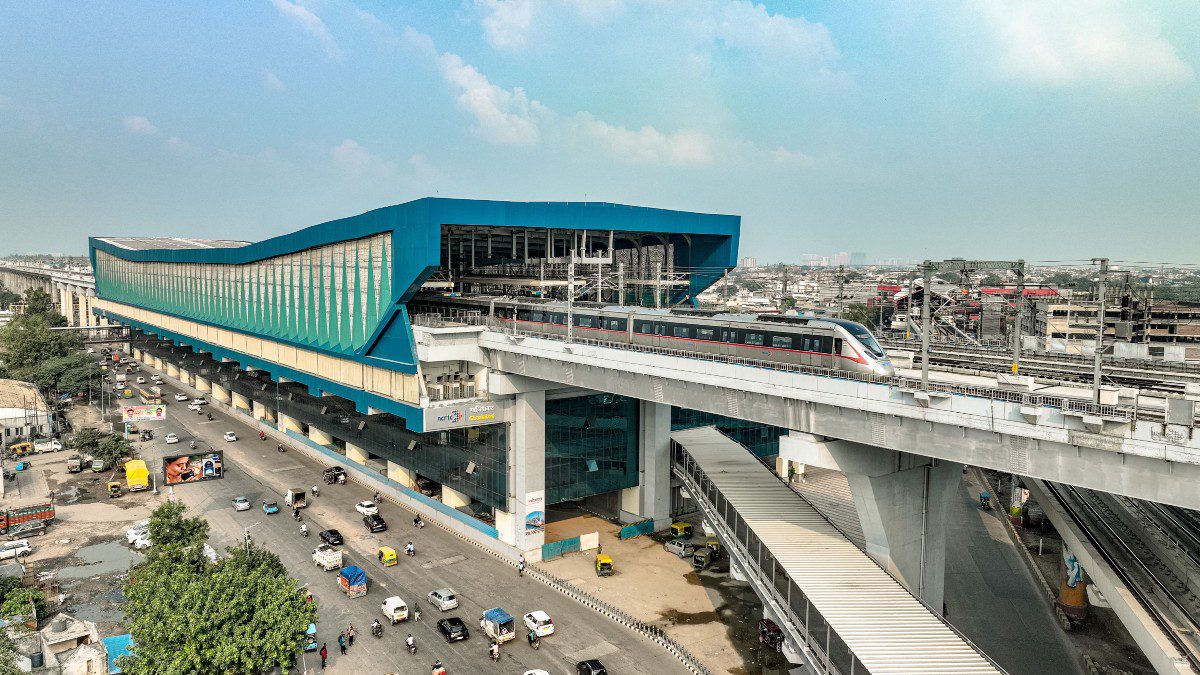 Ghaziabad: Namo Bharat Station Unveils Metro Desk, A Co-Working Facility; 42 Open Workstations & More