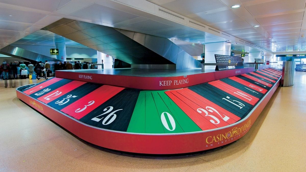 Venice Airport’s Roulette Baggage Claim Has Made Waiting For Luggage Addictive! Would You Play?