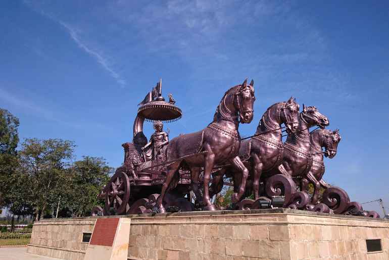 Krishna Arjun Rath at Brahma Sarovar