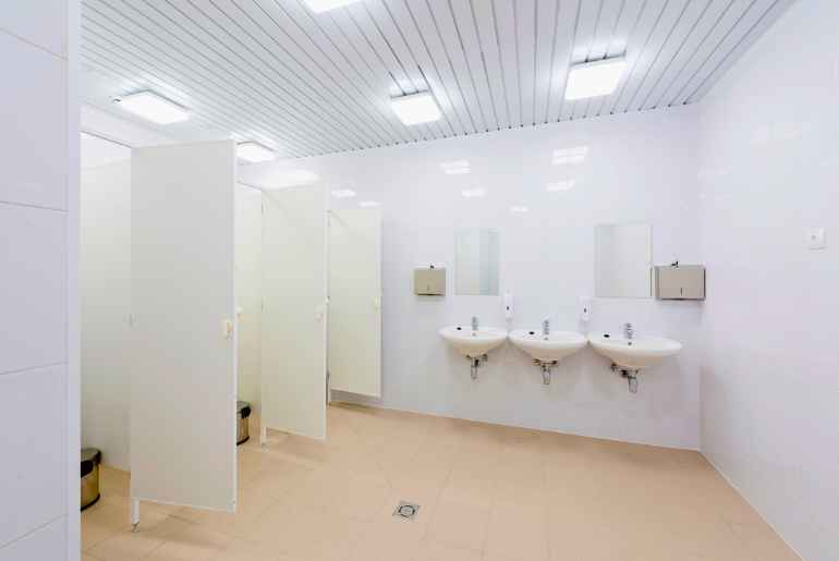 Bengaluru woman eatery toilet
