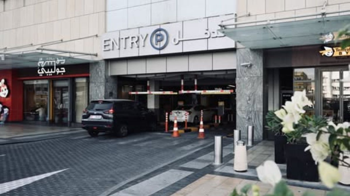Dubai’s BurJuman Mall Now Has Smart Parking; Fines, Free Hours & Re-Entry Rules Explained!