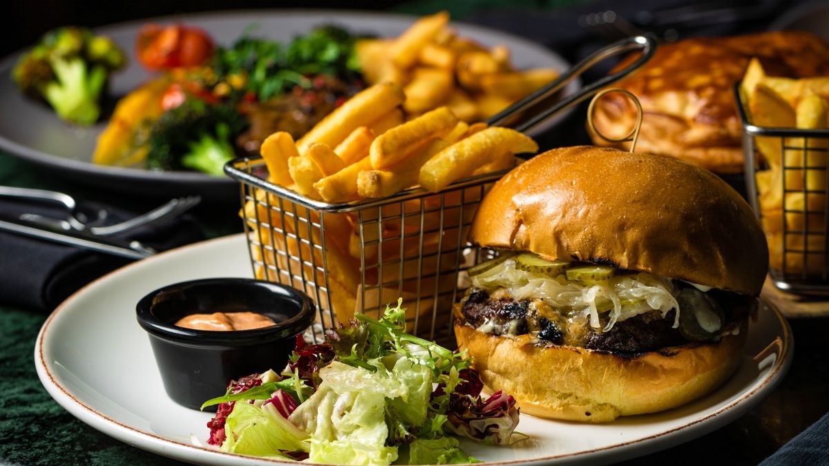 9 Best Burgers In Dubai For The Ultimate Comfort Food Indulgence