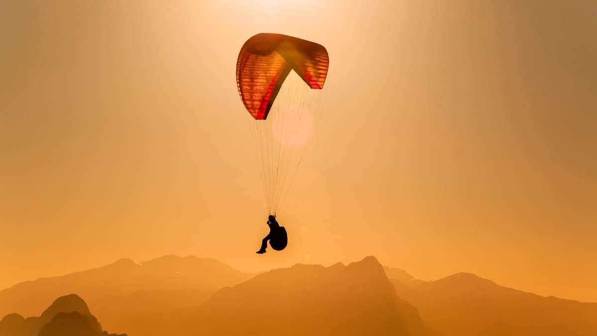 Chinese Paraglider Almost Reaches World Record At 28,000 Feet, By Accident; Gets 6 Month Ban