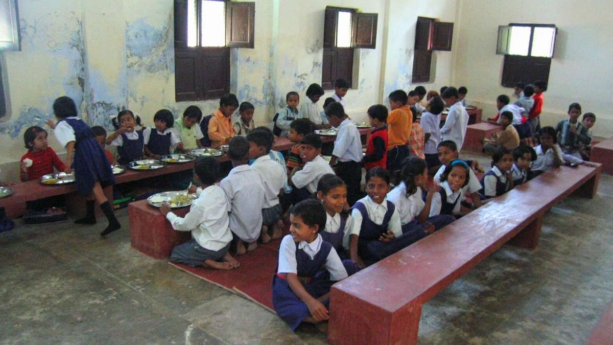 More Than 100 Kids Fall Sick In Bihar’s Patna After Dead Snake Was Found In School Lunch