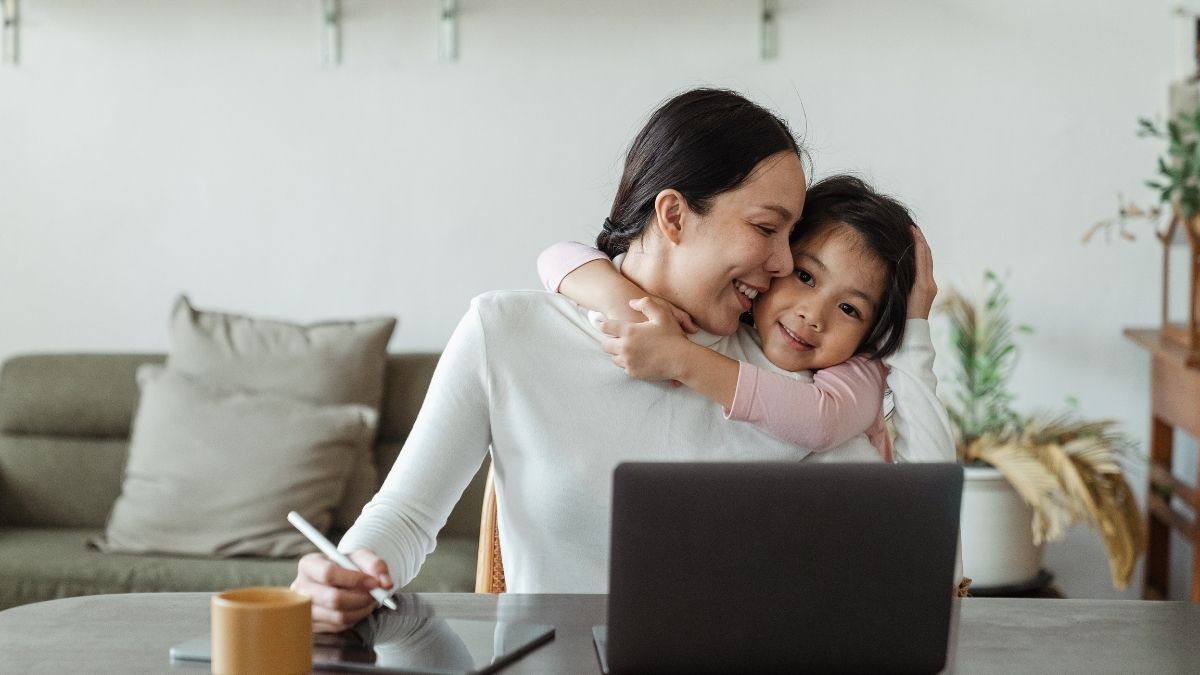 Sharjah Working Moms In Govt. Jobs Can Now Get Up To 3 Years Of Paid Leave; Here’s How!