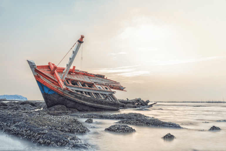 Wu River boat capsizing
