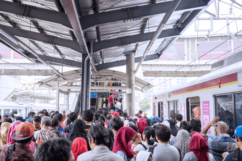 Thane commuters