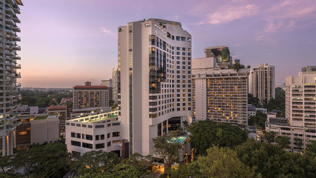 At Four Seasons Hotel Singapore, Luxury, Sustainability & Comfort Come Together