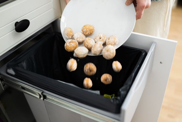 saudi arabia wedding food waste
