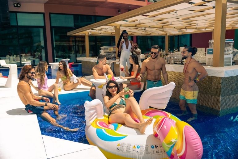 voco Monaco pool party
