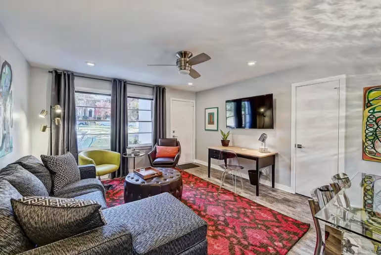 510 Queens- Lower Unit Home near Myers Park