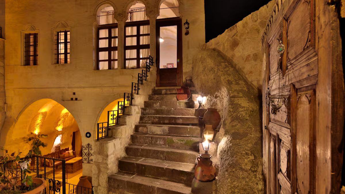 10 Cave Homes Across The World (Including 4 In India) That You Need To Check