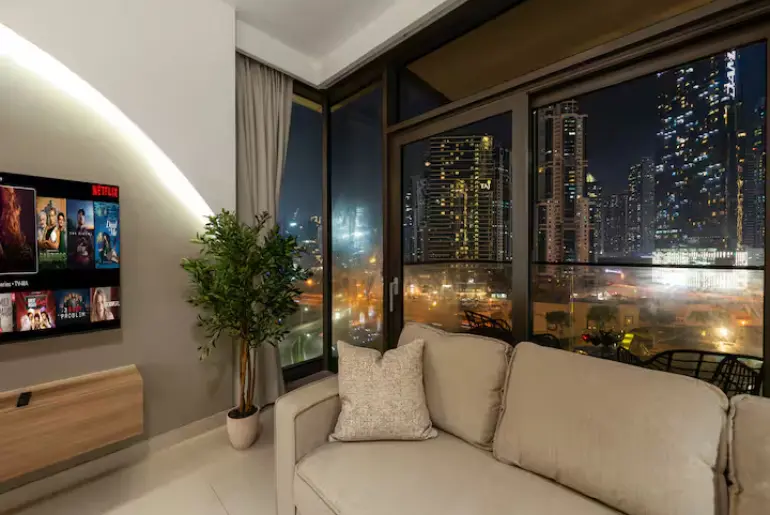 Cosmopolitan Airbnbs