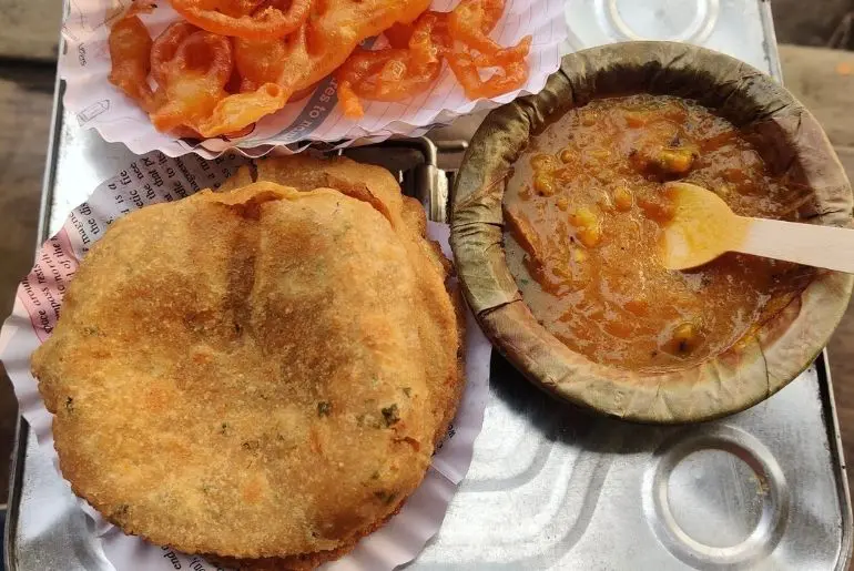 Pahalwan Lassi Chachi Ki Kachori
