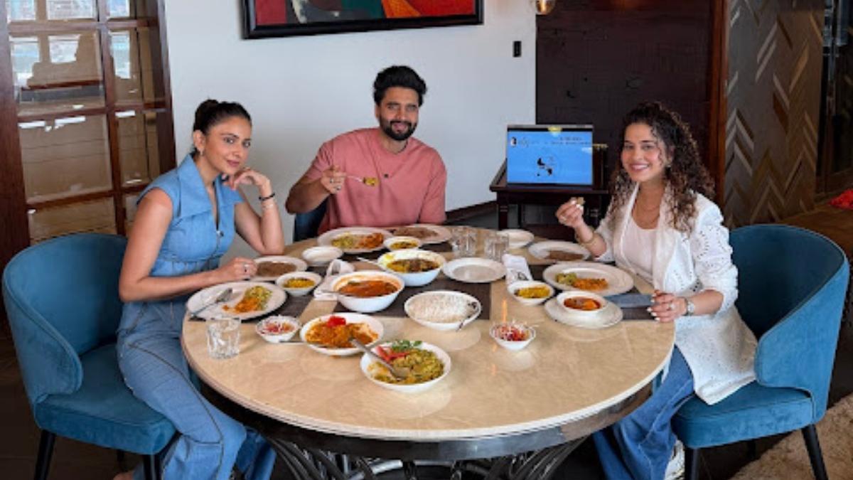 Rakul Preet Singh Shares A Delicious But Guilt-Free Gajar Ka Halwa Recipe!