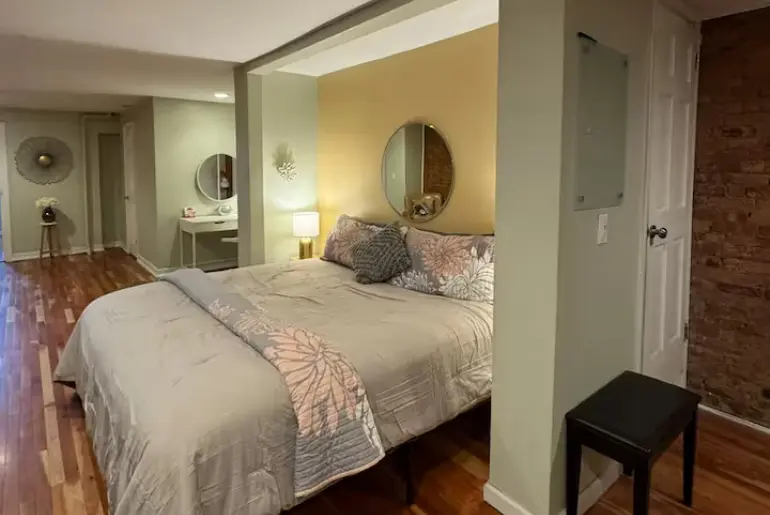 Cosmopolitan Airbnbs