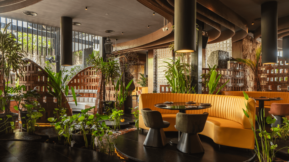 MOAI Hyderabad Brings You A 360-Degree Stone Bar, Global Cuisines And World-Class Cocktails
