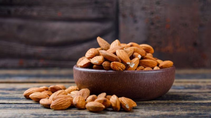 reasons to eat almonds