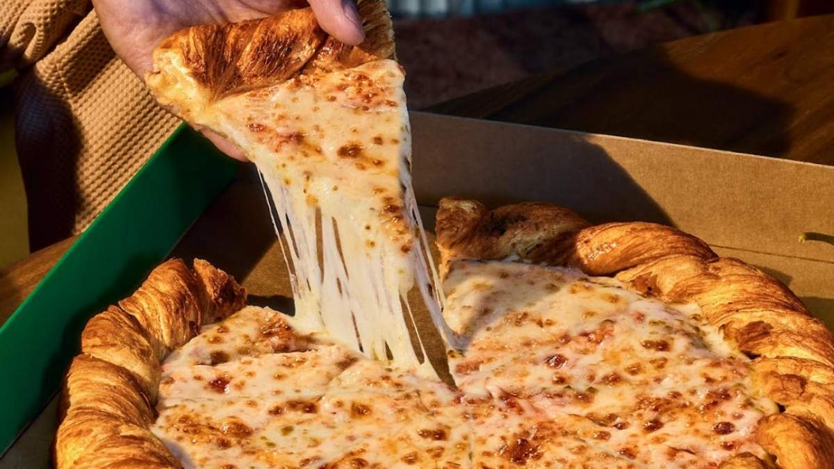 Papa Johns Launches Its First Croissant Pizza That Are Only Available In The UAE