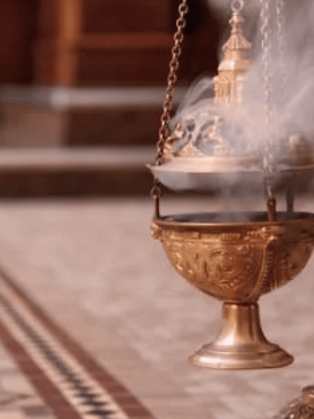 7 Amazing Benefits Of Bakhoor, A Traditional Middle Eastern Incense