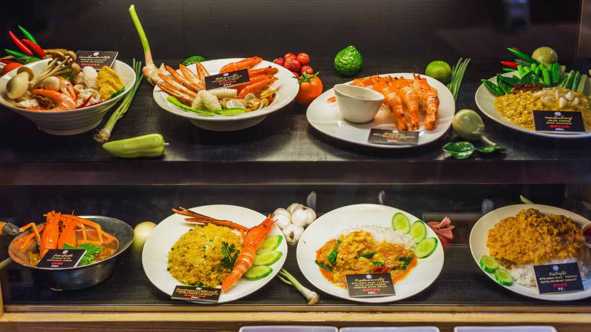 Bengaluru Restaurants Banned From Displaying Cooked Food Samples; Here’s Why