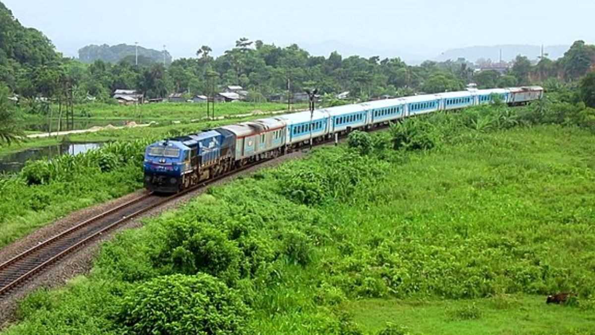 Indian Railways Trials Waiting List Charts A Day Before Departure; Here’s What It Means For Passengers