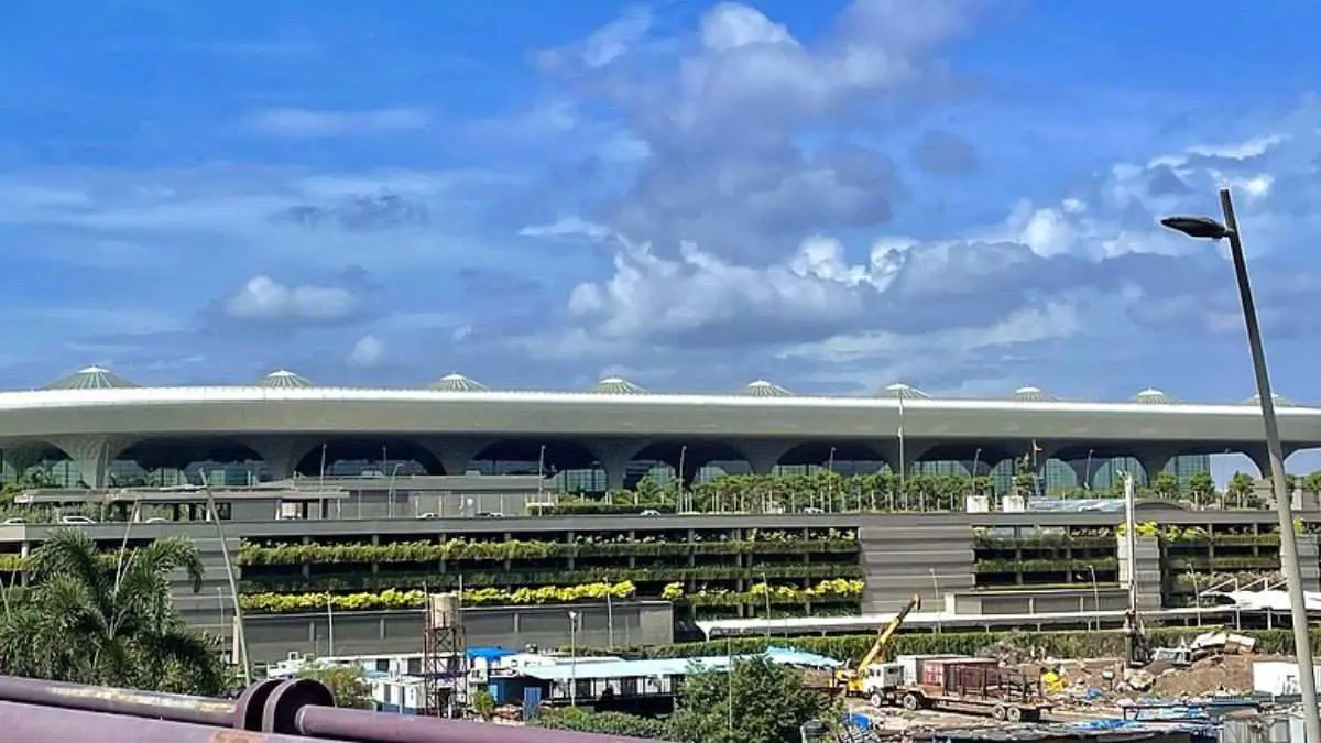 Dozens Of Flights Cancelled And Diverted Overnight After Middle East Airspace Restrictions; Indian Airports Issue Passenger Advisories