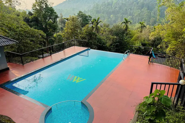 Airbnb with infinity pool