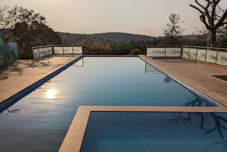 AC cottage with Infinity Pool