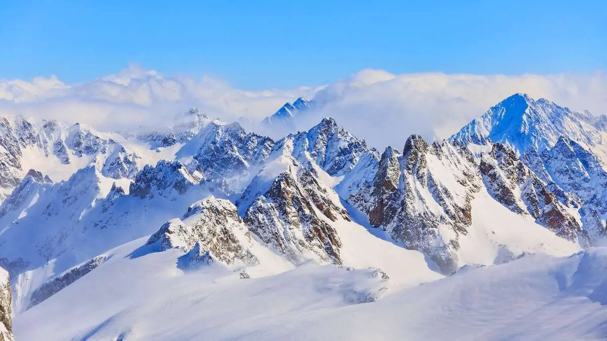 4 Dead After Small Plane Crashes In Austrian Alps; Cause Of Crash Not Known Yet 