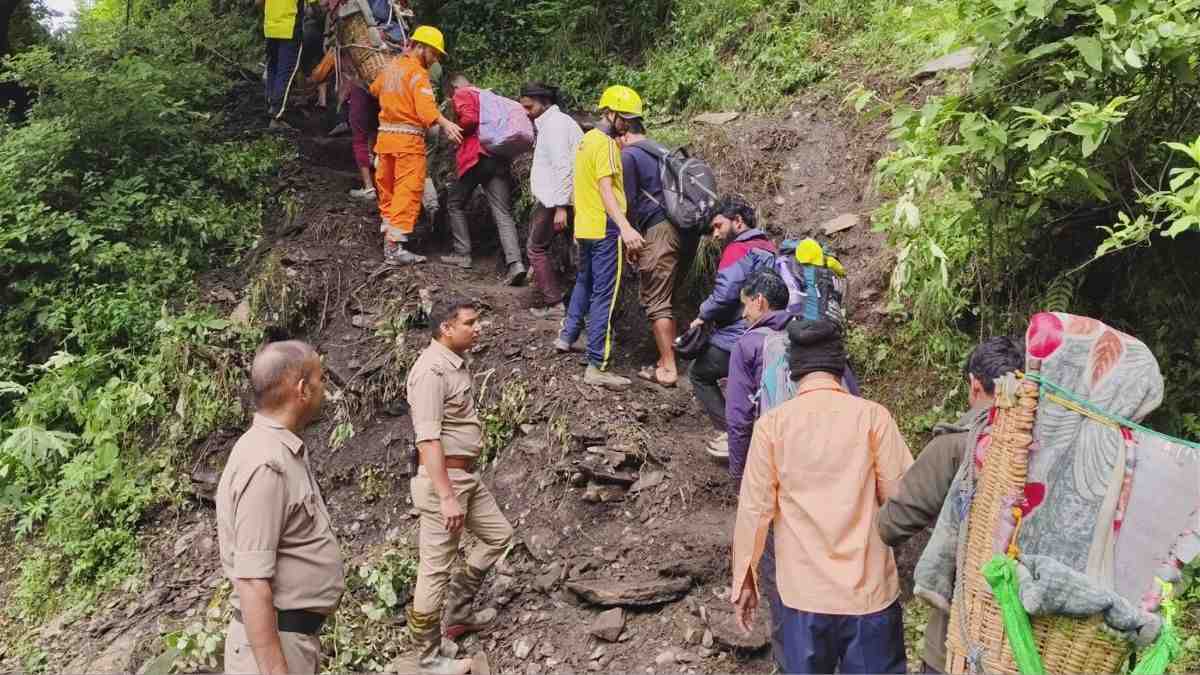 Kedarnath Yatra Temporarily Suspended Due To Landslide Near Munkatiya; 2000 Pilgrims Stranded