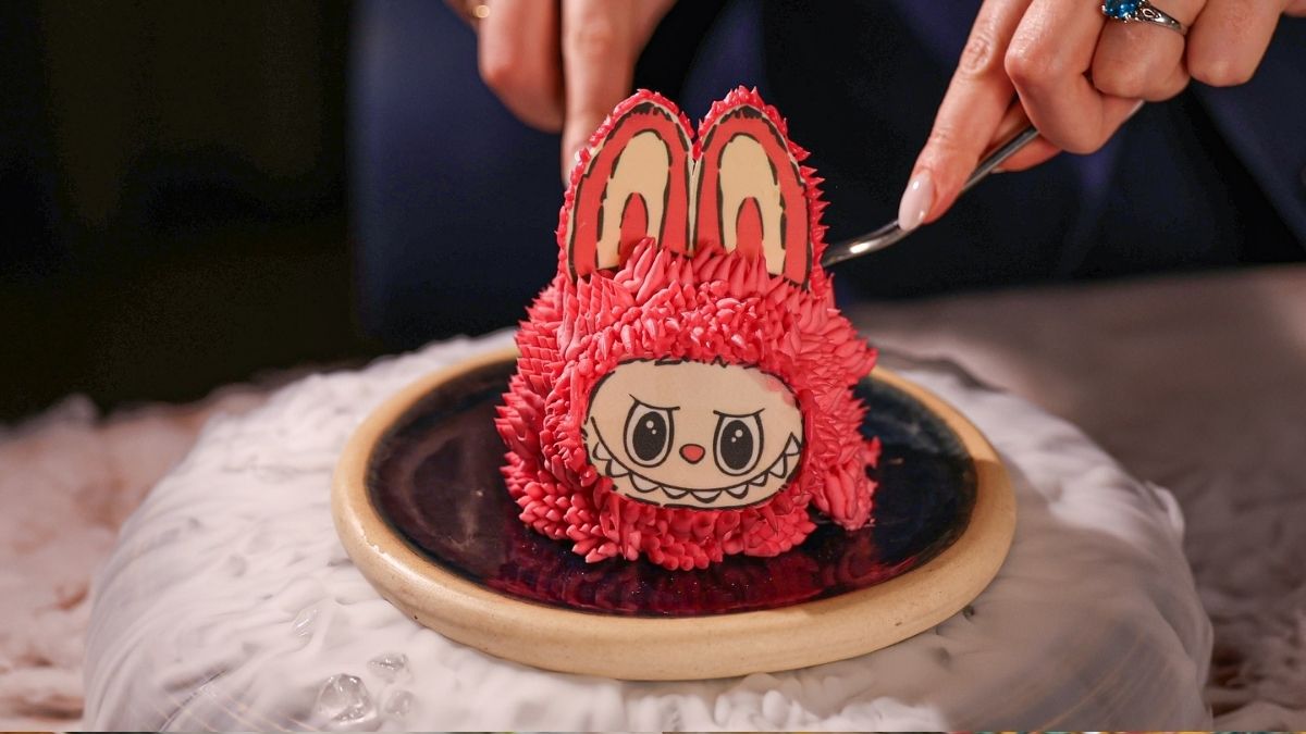 At This Restaurant In Riyadh, You Can Eat A Labubu Cake, And Win One Too!