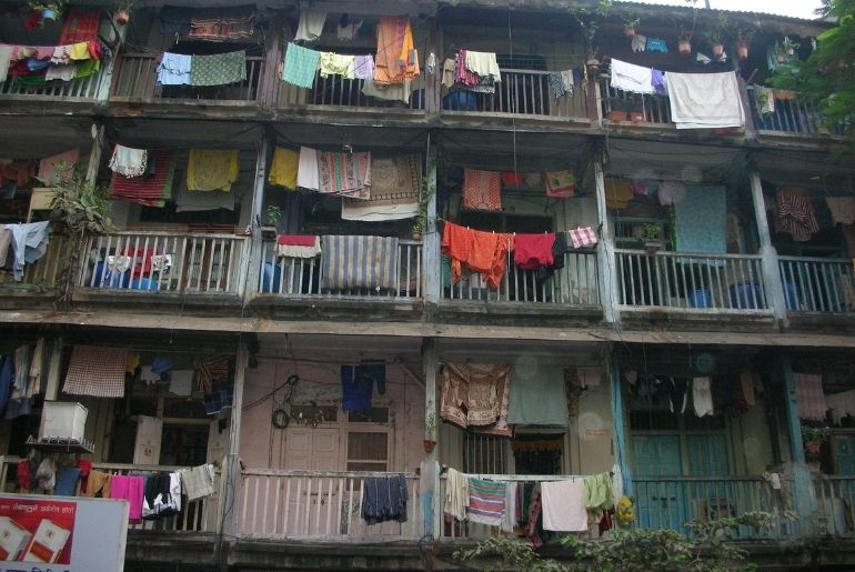Mumbai Chawl Bandra Collapsed 