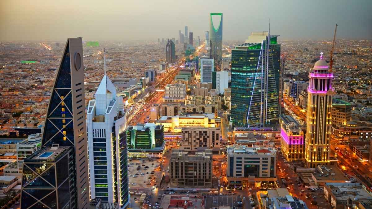Saudi Arabia Steps Up Tourism Inspections This Summer, Uncovers 170 Violations In Jeddah & More