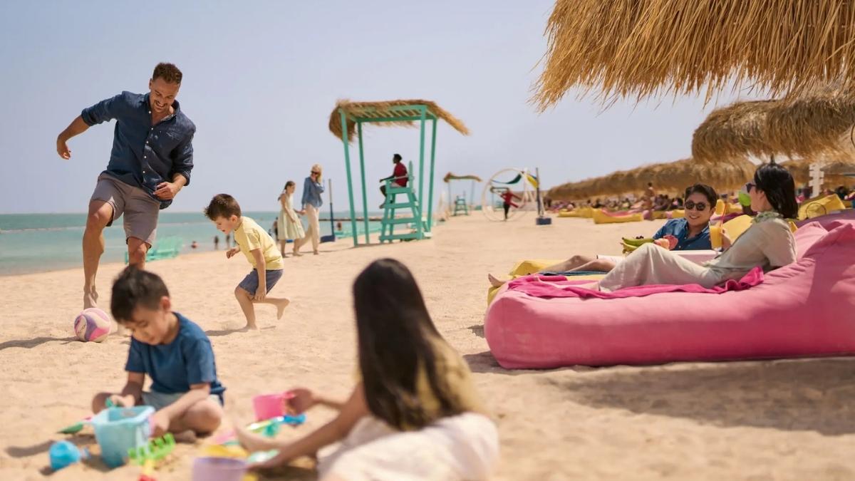 Qatar’s Scoop by the Sea: For Just QAR 35, Indulge In Beach, Air Shows & A Whole Lot Of Family Fun!