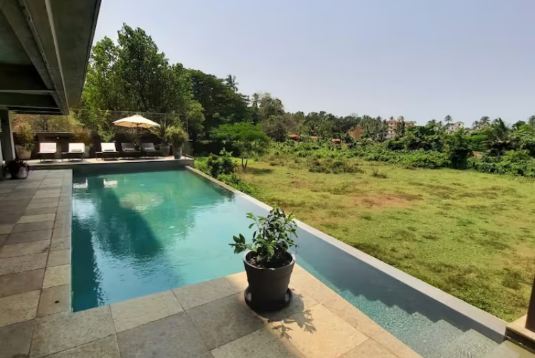 Tasteful Studio Room In Nerul With Infinity Pool
