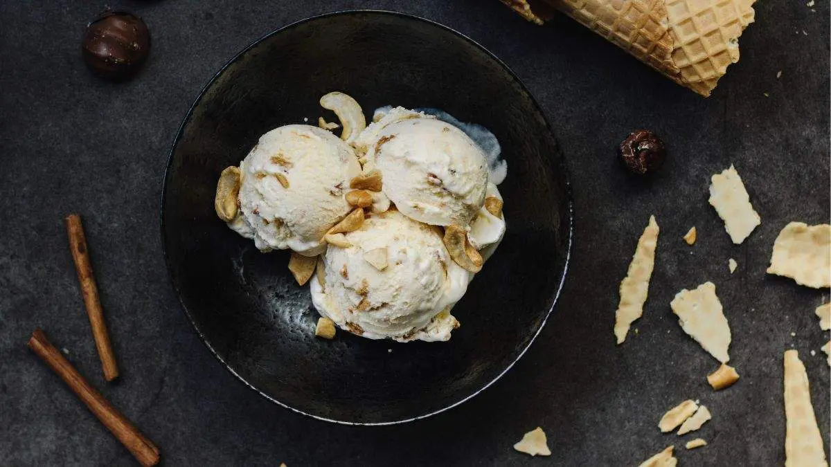 5 Desserts You Can Make Using Vanilla Ice Cream