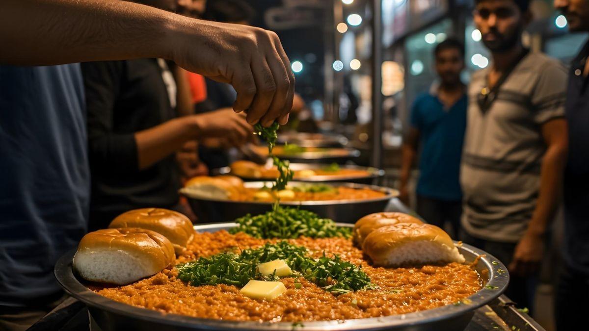 Delhi May Soon Launch A Night Market For Foodies; Food Trucks To Serve After 10 PM