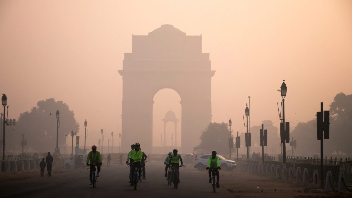 Delhi Residents Are Losing 8.2 Years Of Their Lives Due To Toxic Air, Says Report