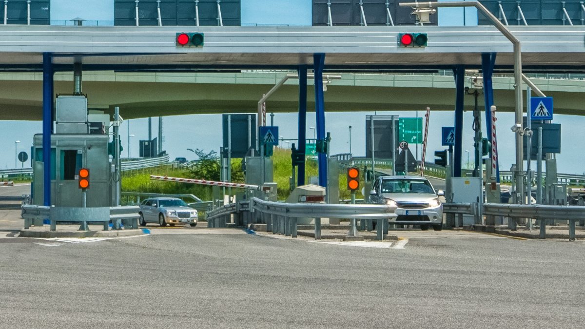 EV Owners Get Major Relief As Maharashtra Announces Toll-Free Travel On Three Key Highways